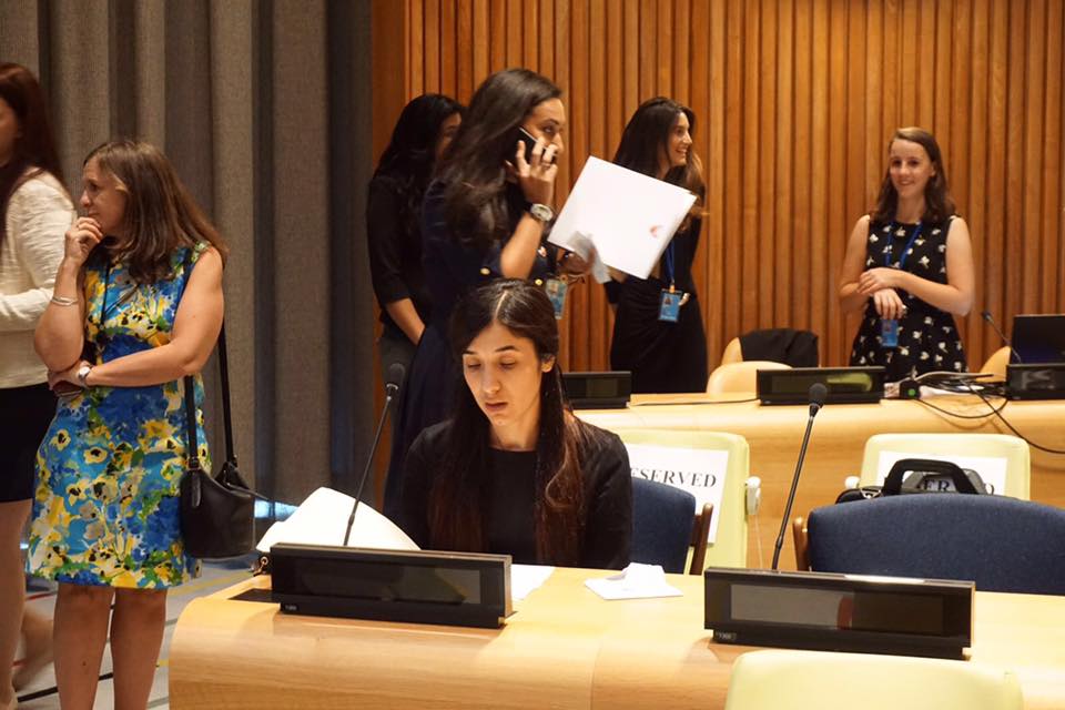 بمساعدة من اصبحت نادية مراد سفيرة؟